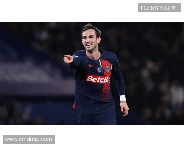 足球巨星精彩队服展示 各大球员穿搭风采一览 足球巨星精彩队服展示 各大球员穿搭风采一览