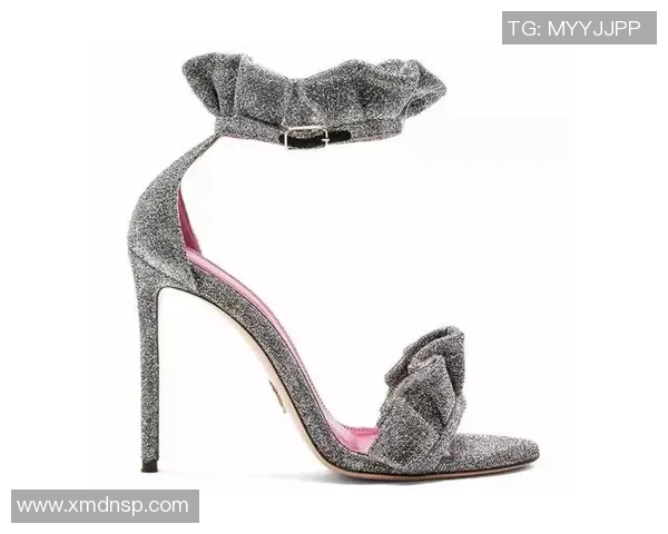 足球裤袜成为潮流标志是哪位球星引领的时尚风潮