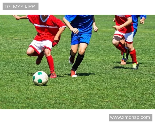 足球球星情感故事揭秘那些绿茵场下不为人知的真挚瞬间